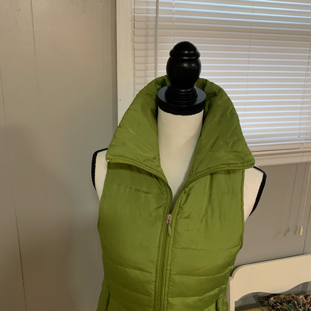 NWOT Kenneth Cole Reaction green vest
